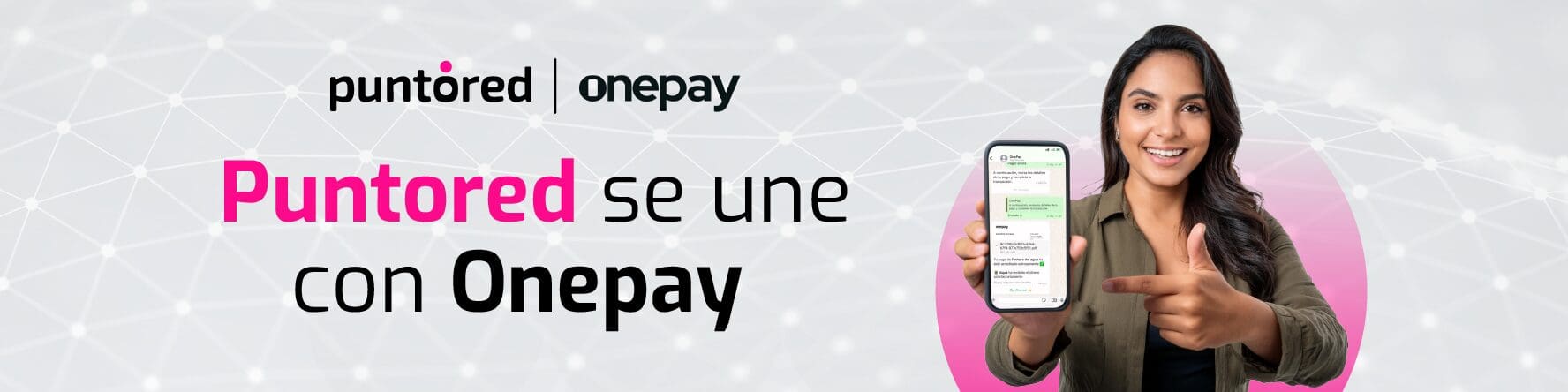 Usuario realizando un pago de factura a través de WhatsApp en su smartphone.